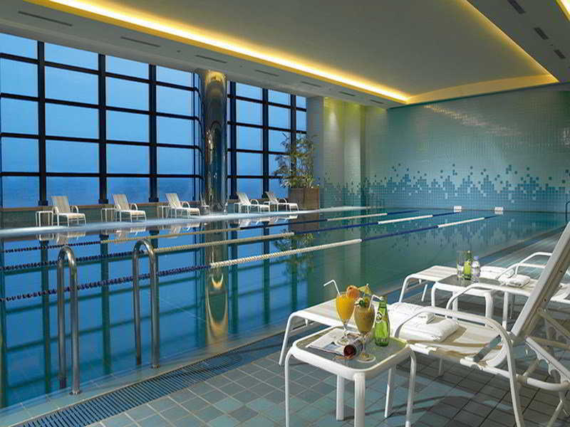 Ambassador Hotel Hsinchu Extérieur photo The pool at the 101